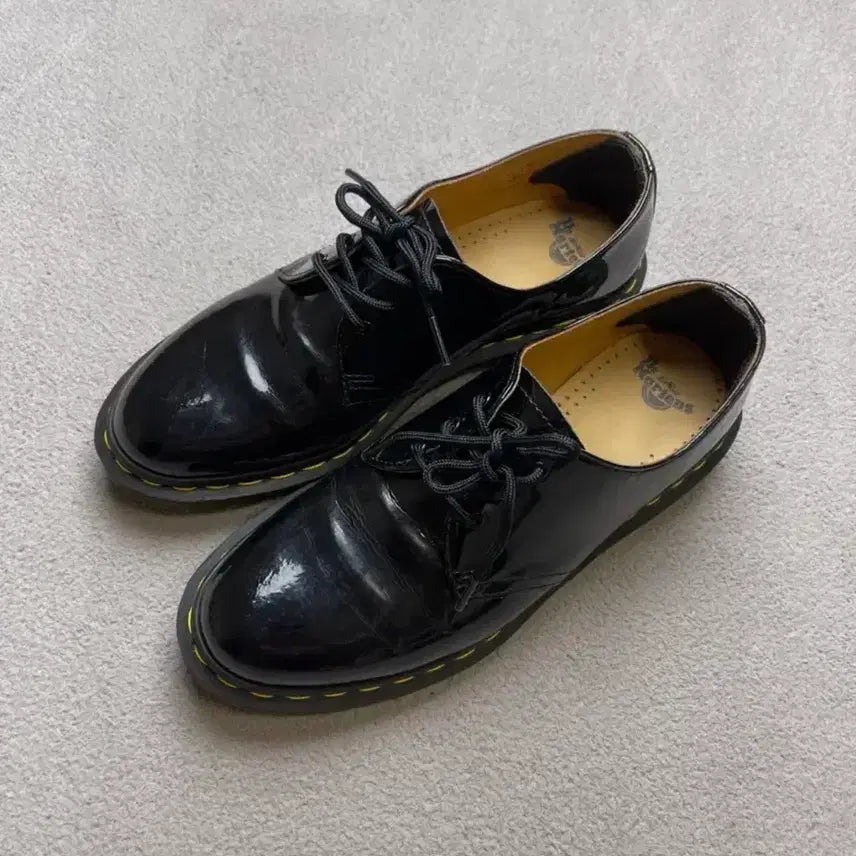 [SOLD OUT] 닥터마틴 1461(10084) 3홀 -260-265