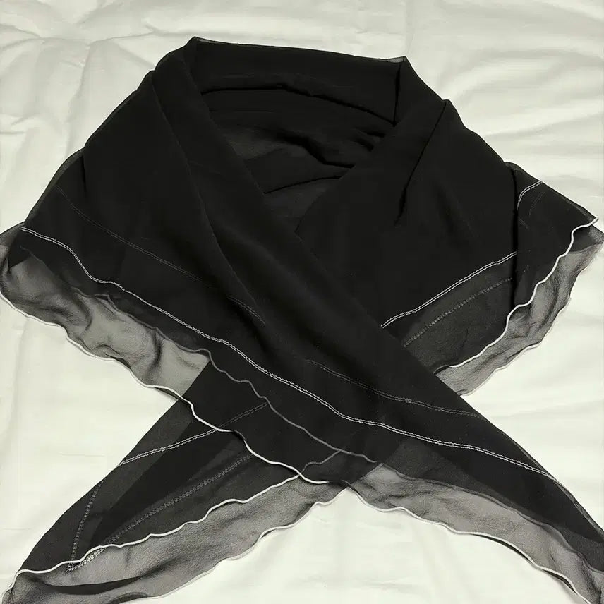 [BUNJANG] Avouavou Silk Scarf (Black) / avouavou 아보아보 실크 스카프(블랙)