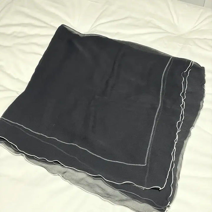 [BUNJANG] Avouavou Silk Scarf (Black) / avouavou 아보아보 실크 스카프(블랙)