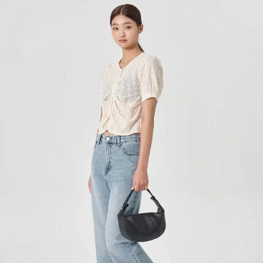 [BUNJANG] 8Seconds Embroidered Lace Front Shirring Summer Blouse / [새상품] 에잇세컨즈 자수 레이스 앞셔링 여름 블라우스