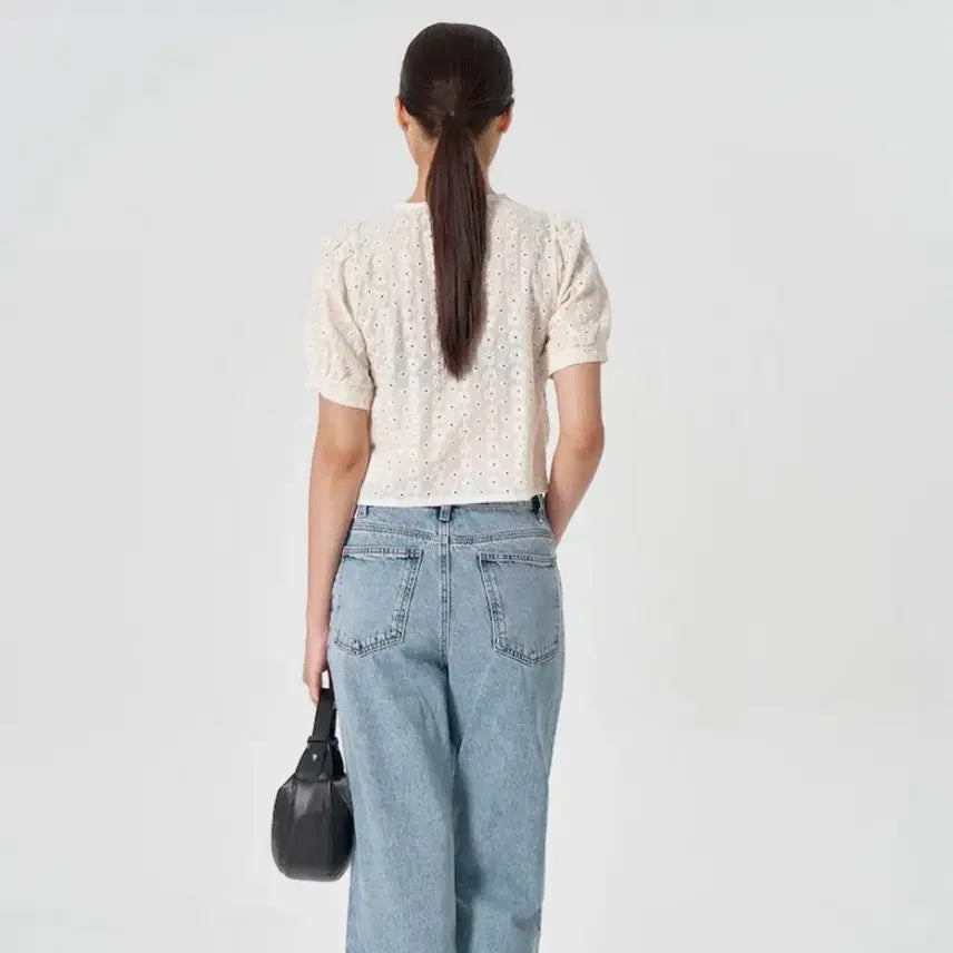 [BUNJANG] 8Seconds Embroidered Lace Front Shirring Summer Blouse / [새상품] 에잇세컨즈 자수 레이스 앞셔링 여름 블라우스