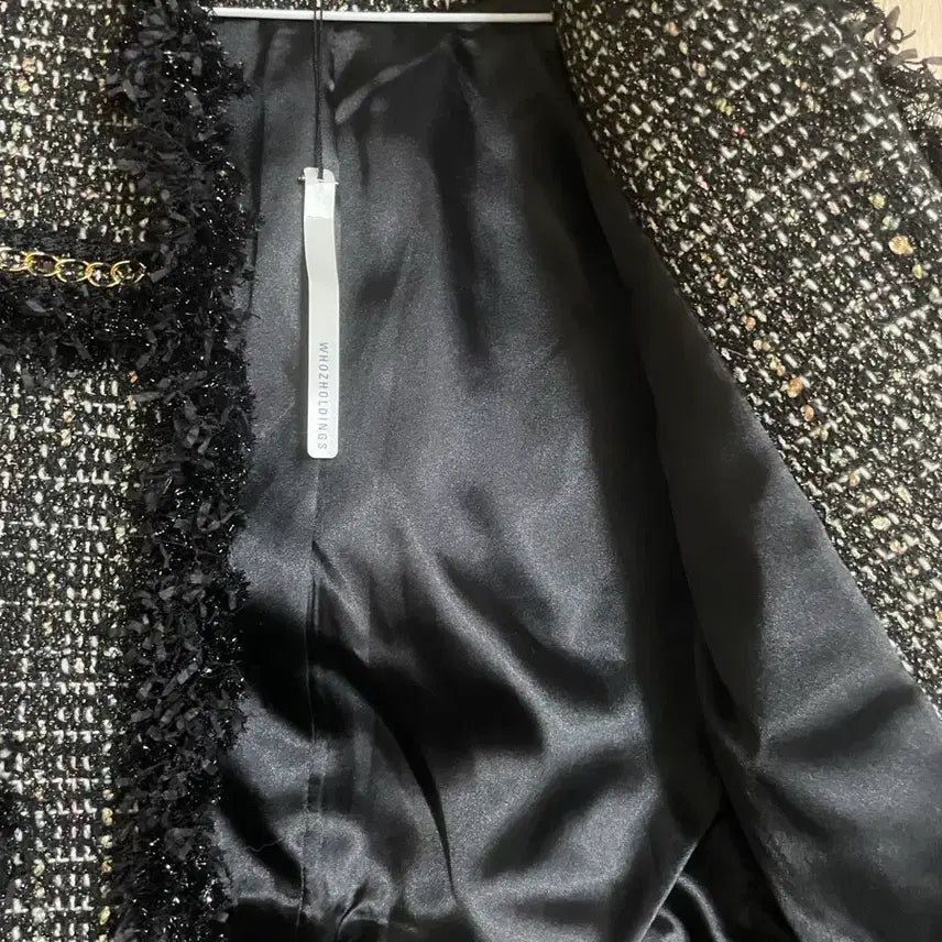 [BUNJANG] Black Tweed Jacket with Gold Chain Detail / 포켓 금장 체인 장식 트위드 블랙 자켓