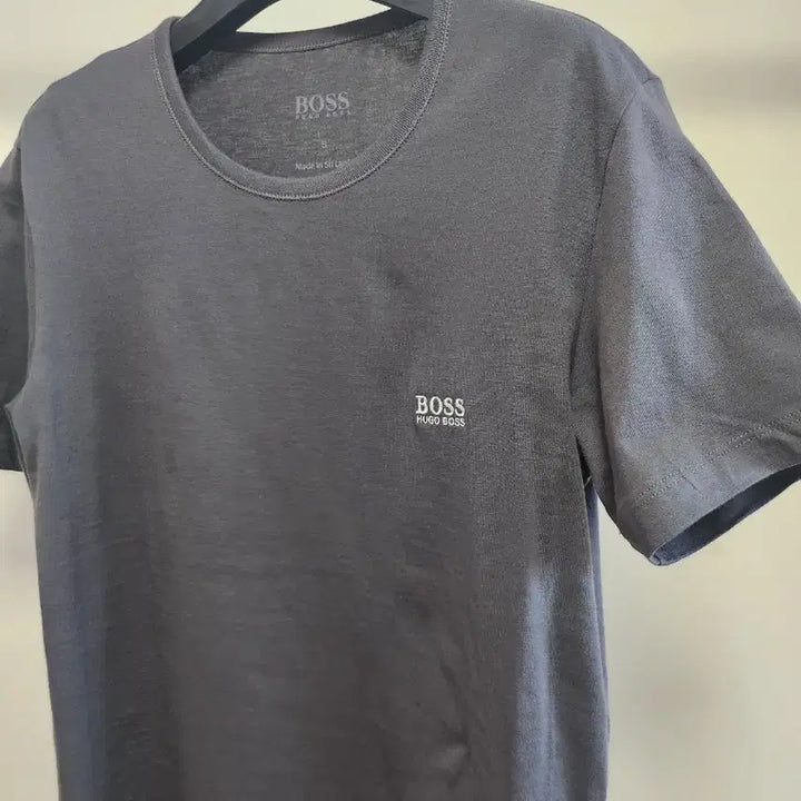 [BUNJANG] Hugo Boss S Charcoal T-shirt / HUGO BOSS티 S사이즈(새상품)