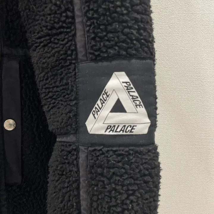 [BUNJANG] Palace Fleece Jacket (Black) M / 팔라스 블랙 뽀글이 플리스 자켓