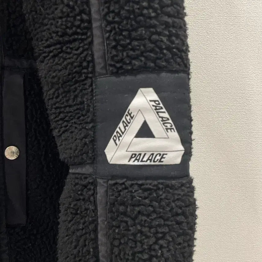 [BUNJANG] Palace Fleece Jacket (Black) M / 팔라스 블랙 뽀글이 플리스 자켓