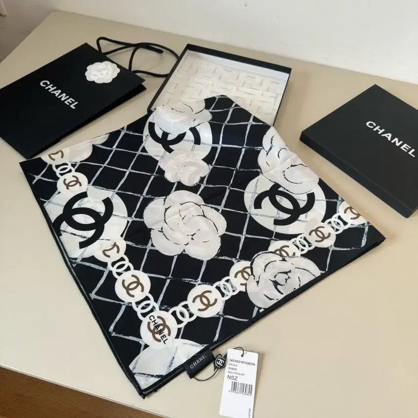 [BUNJANG] Chanel Butterfly Knot Scarf / 샤넬 나비 매듭 스카프 면세점 구매