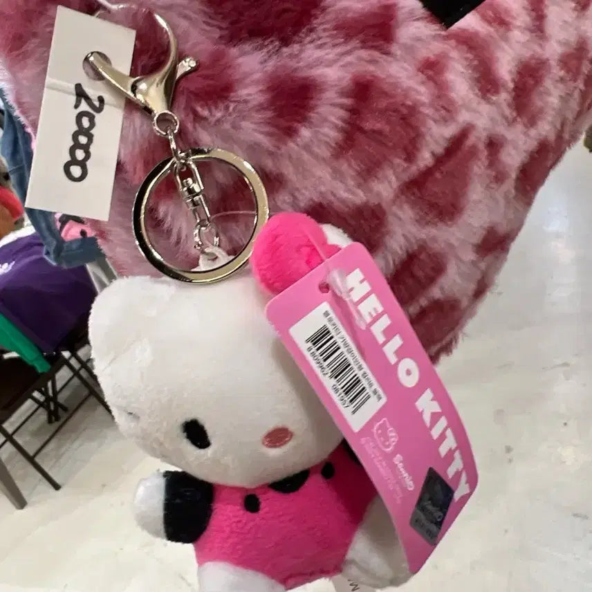 [BUNJANG] RAMIMI Pink Fur Mini Tote Bag with Kitty Keyring / RAMIMI 핑크 퍼 미니 백 + 키티키링