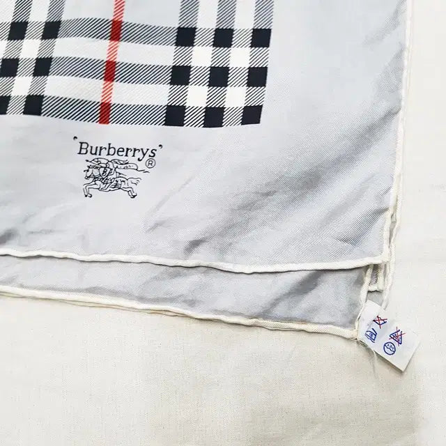 [BUNJANG] Burberry Silk Scarf / Burberrys 버버리 실크 스카프