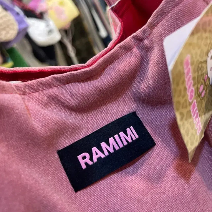 [BUNJANG] RAMIMI Canvas Tote Bag with Kitty Doll / RAMIMI 캔버스 토트백 + 키티 인형