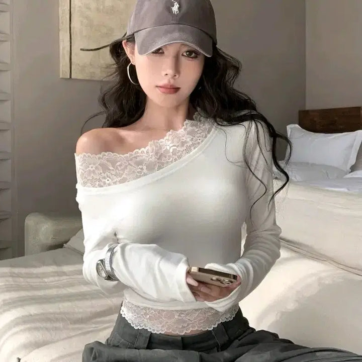 [BUNJANG] Off-the-Shoulder Lace Blouse / [2컬러] 레이스티셔츠 오프숄더티셔츠 오프숄더 레이스 블라우스 어깨트임