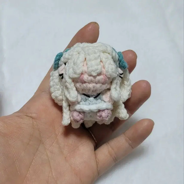 [BUNJANG] Custom Crochet Doll Keychain / 뜨개 커미션 키링 뜨개 주문제작 키링(주문량으로 인해 4/15 재오픈)
