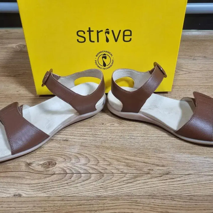 [BUNJANG] Strive Brown Sandals / strive 스트라이브 샌들 브라운 225 230