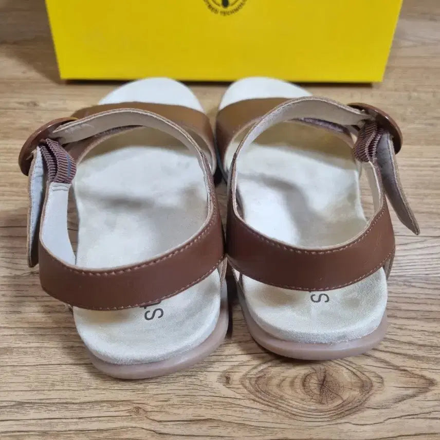 [BUNJANG] Strive Brown Sandals / strive 스트라이브 샌들 브라운 225 230