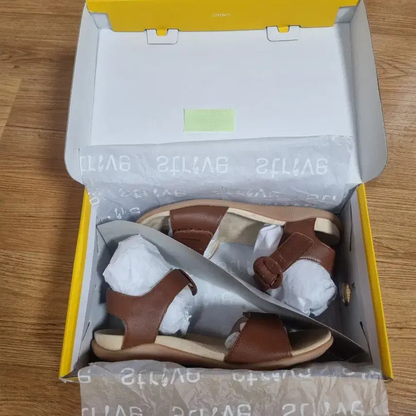 [BUNJANG] Strive Brown Sandals / strive 스트라이브 샌들 브라운 225 230