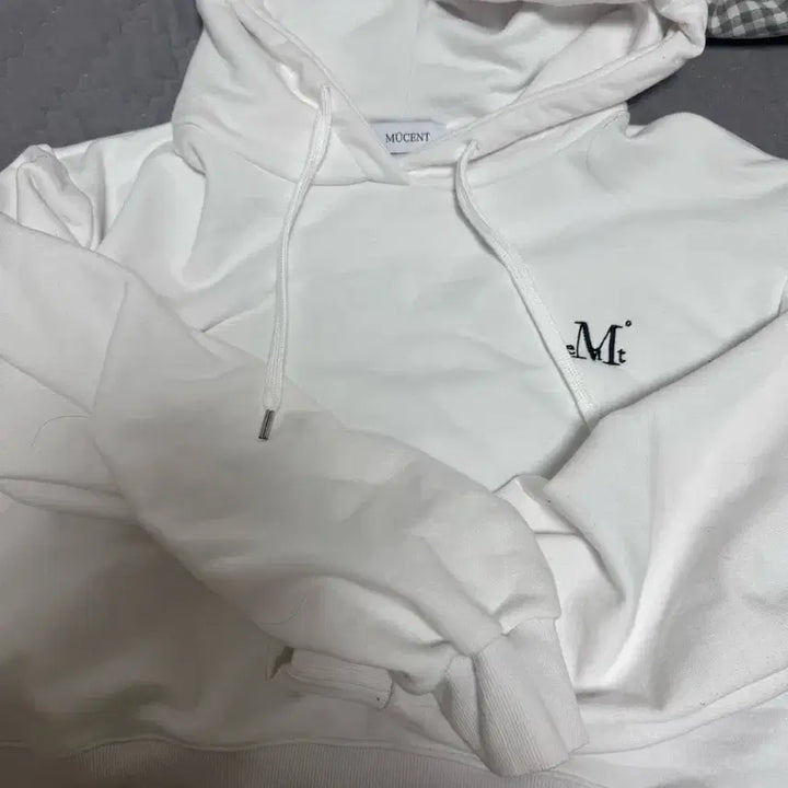 [BUNJANG] Musent Cropped Hoodie / 에이블리 무센트 크롭 후드티 교신ㅇ