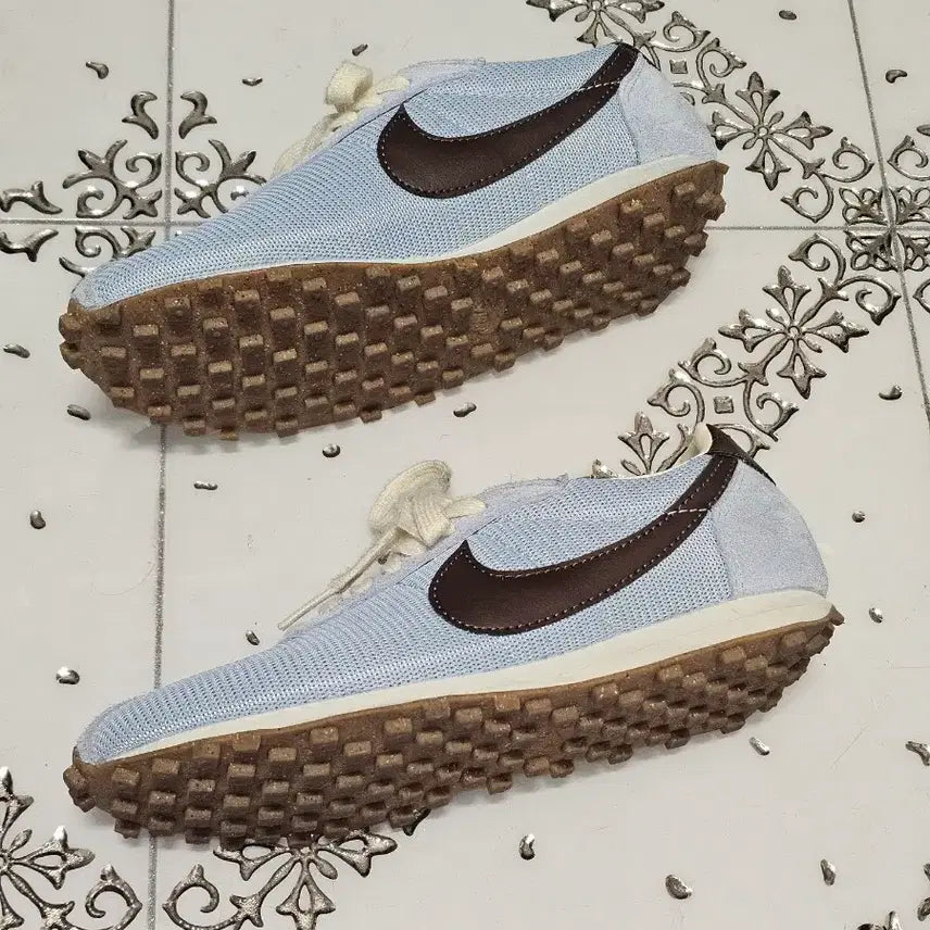 [BUNJANG] Nike D-1000 W Light Armory Blue Coconut Milk Sneakers / 나이키 245 D-1000 W 라이트 아머리 블루 코코넛밀크