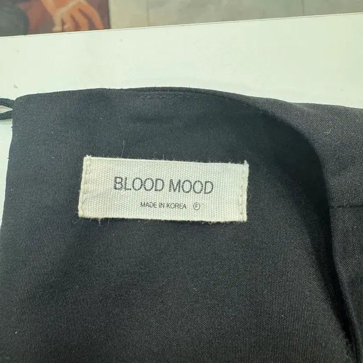 [BUNJANG] BLOOD MOOD Shirred Puff Blouse / BLOOD MOOD 셔링 퍼프 블라우스 블랙 크롭 블라우스/하객룩