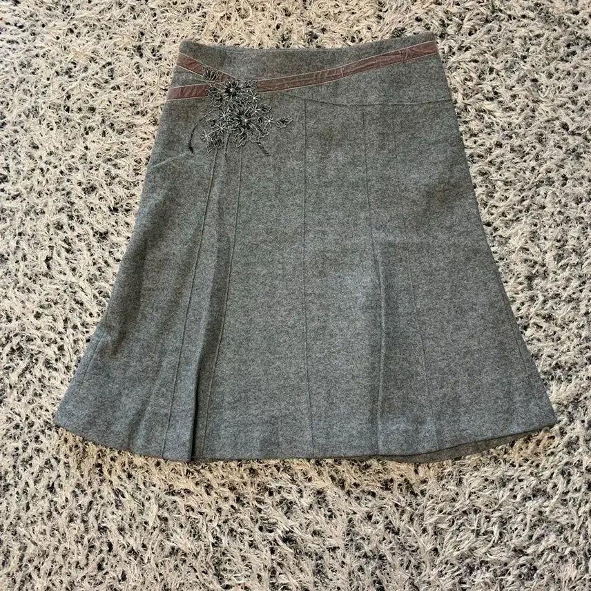 [BUNJANG] Emcee Gray Wool Skirt (Size 77) / emcee 회색 모직 스커트 77 사이즈