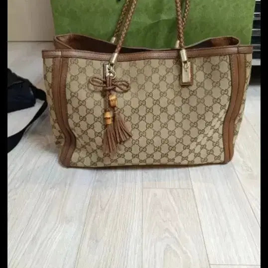[BUNJANG] Gucci GG Logo Bamboo Tassel Tote Bag / 구찌 GG 로고 쟈카드 숄더백
