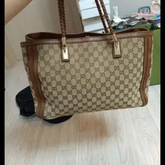 [BUNJANG] Gucci GG Logo Bamboo Tassel Tote Bag / 구찌 GG 로고 쟈카드 숄더백