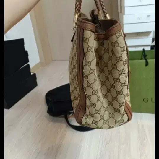 [BUNJANG] Gucci GG Logo Bamboo Tassel Tote Bag / 구찌 GG 로고 쟈카드 숄더백