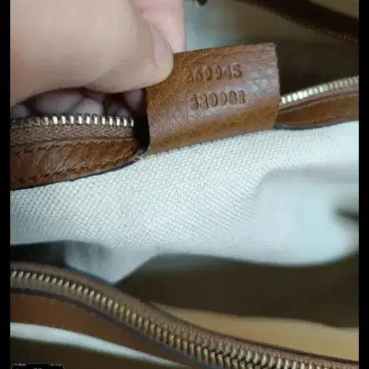 [BUNJANG] Gucci GG Logo Bamboo Tassel Tote Bag / 구찌 GG 로고 쟈카드 숄더백