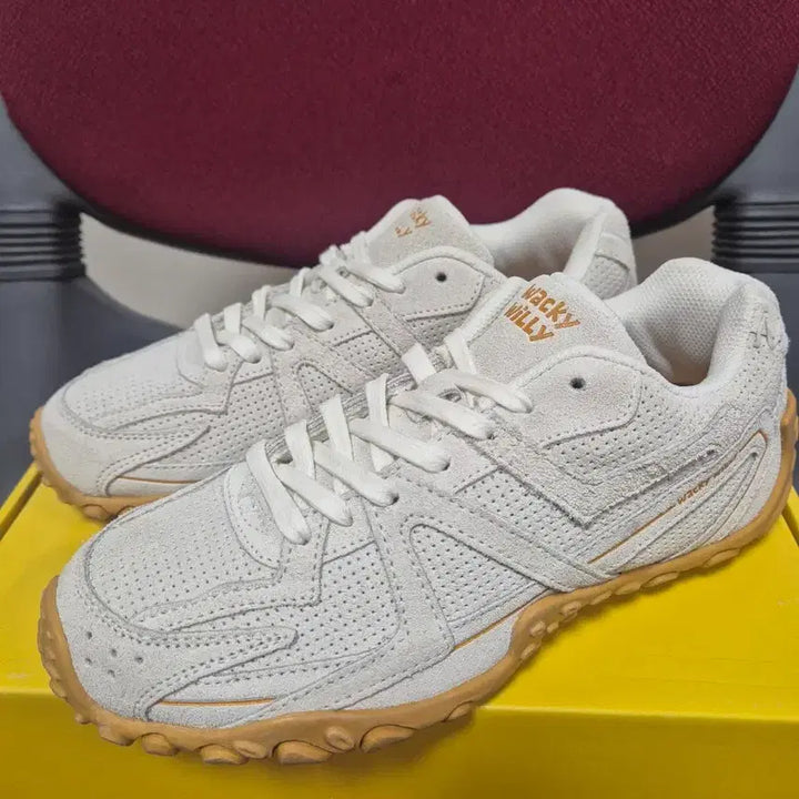[BUNJANG] Wacky Willy Ecru Sneakers / 와키윌리 에쿠르