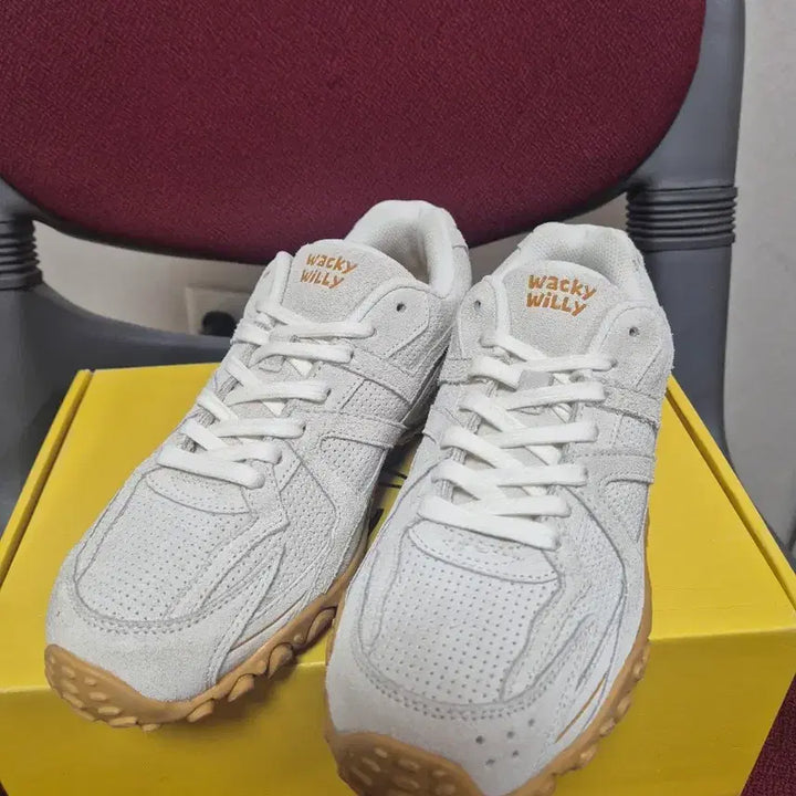 [BUNJANG] Wacky Willy Ecru Sneakers / 와키윌리 에쿠르