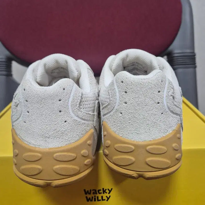[BUNJANG] Wacky Willy Ecru Sneakers / 와키윌리 에쿠르