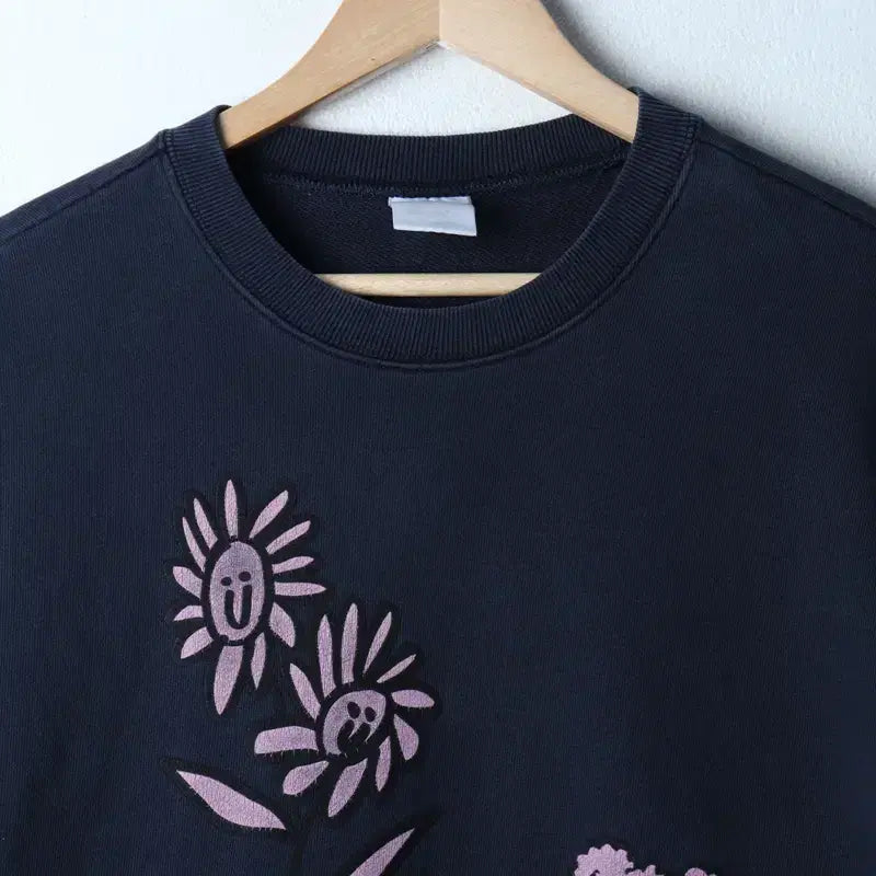 [BUNJANG] Nice Ghost Club Sweatshirt Navy / (L-XL) 나이스고스트클럽 맨투맨 티셔츠 작은사용감 네이비-17751