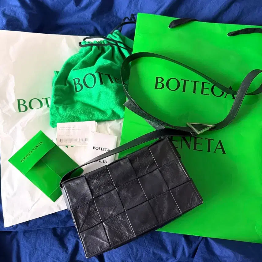 [BUNJANG] Bottega Veneta Leather Cassette Bag Black / 보테가베네타 레더 카세트백 블랙