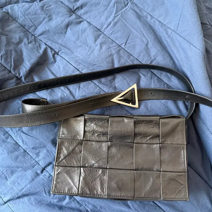 [BUNJANG] Bottega Veneta Leather Cassette Bag Black / 보테가베네타 레더 카세트백 블랙