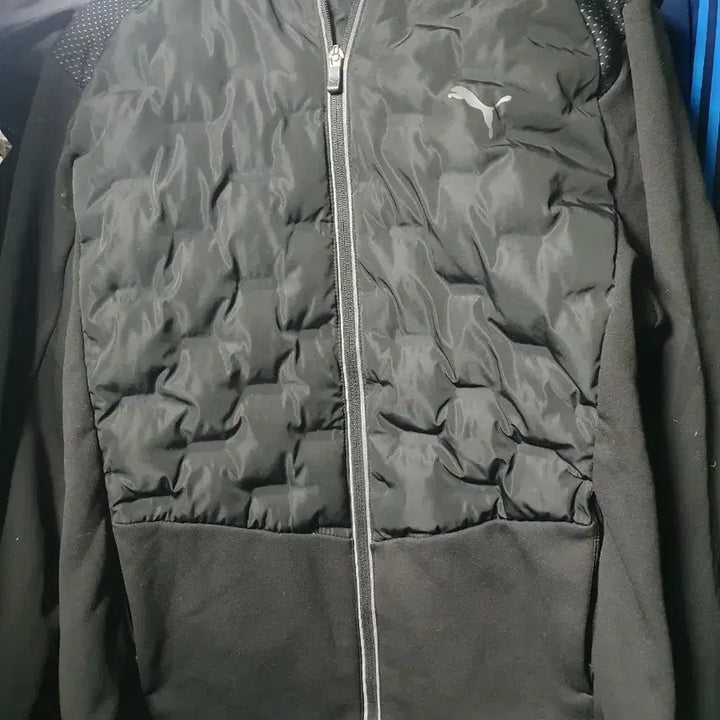 [BUNJANG] Puma Black Padded Hooded Zip-up Jacket (L) / 푸마 블랙 패딩 후드집업L
