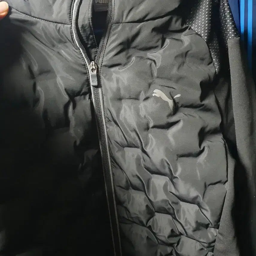 [BUNJANG] Puma Black Padded Hooded Zip-up Jacket (L) / 푸마 블랙 패딩 후드집업L