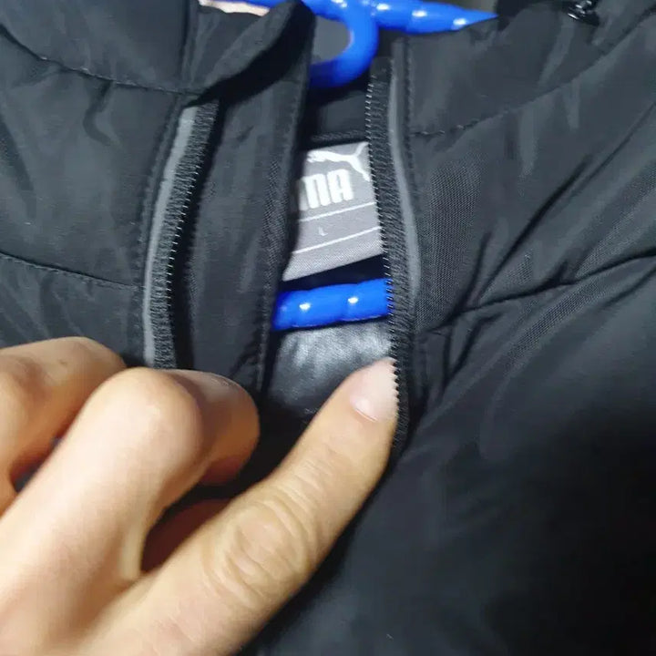 [BUNJANG] Puma Black Padded Hooded Zip-up Jacket (L) / 푸마 블랙 패딩 후드집업L