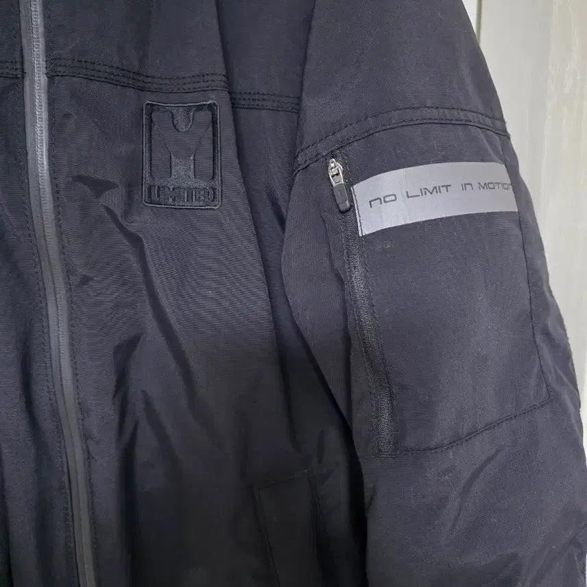 [BUNJANG] M Limited Fox Fur Black Padded Jacket / 엠리미티드 폭스퍼 블랙 패딩 점퍼 m