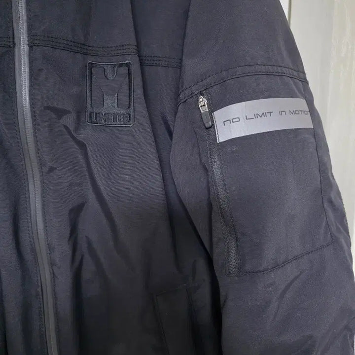 [BUNJANG] M Limited Fox Fur Black Padded Jacket / 엠리미티드 폭스퍼 블랙 패딩 점퍼 m