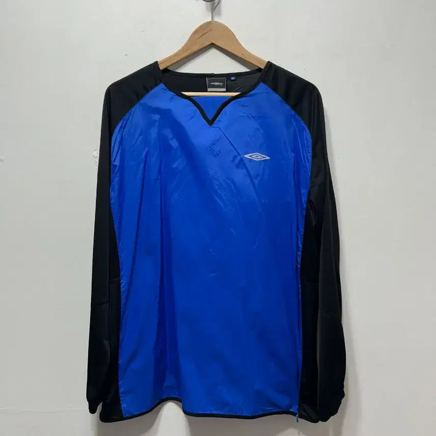 [SOLD OUT] 엄브로 블루 블랙 긴팔 티셔츠 M