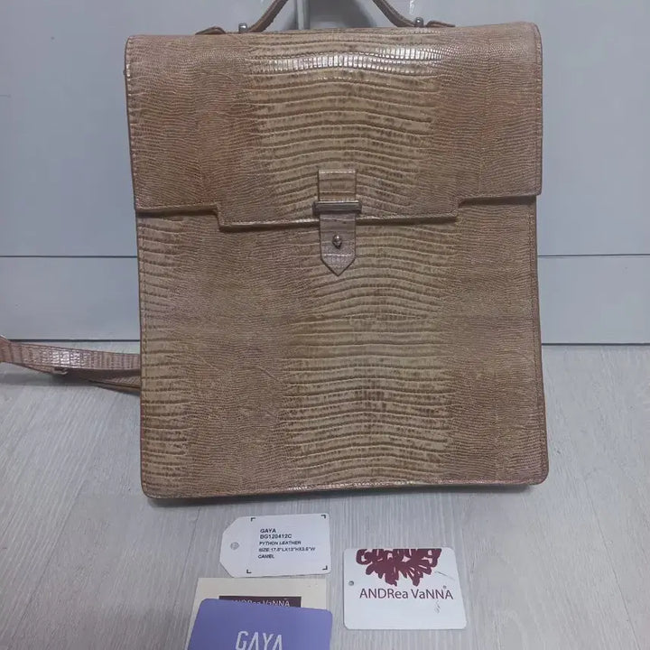 [BUNJANG] Andrea Vana Gaya Leather Backpack / 안드레아바나 가야 백팩. 토트 백팩 겸용