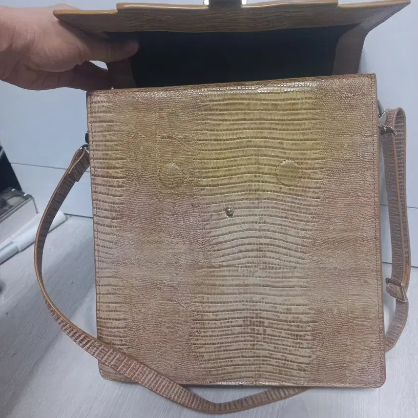 [BUNJANG] Andrea Vana Gaya Leather Backpack / 안드레아바나 가야 백팩. 토트 백팩 겸용