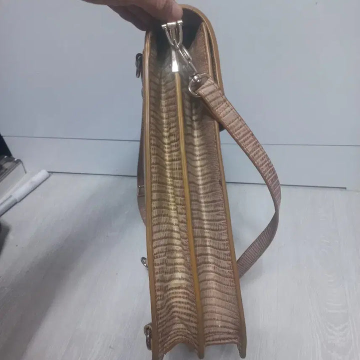 [BUNJANG] Andrea Vana Gaya Leather Backpack / 안드레아바나 가야 백팩. 토트 백팩 겸용