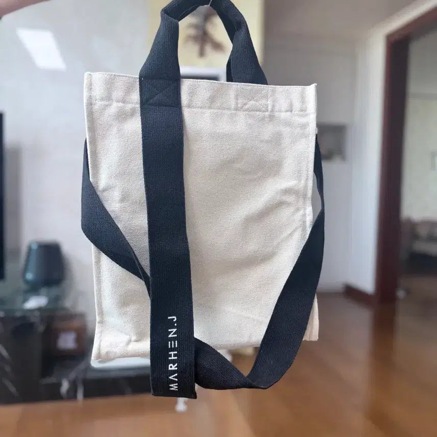 [BUNJANG] Marhen J Ricky Bag / 마르헨제이 블랙/아이보리 리키백