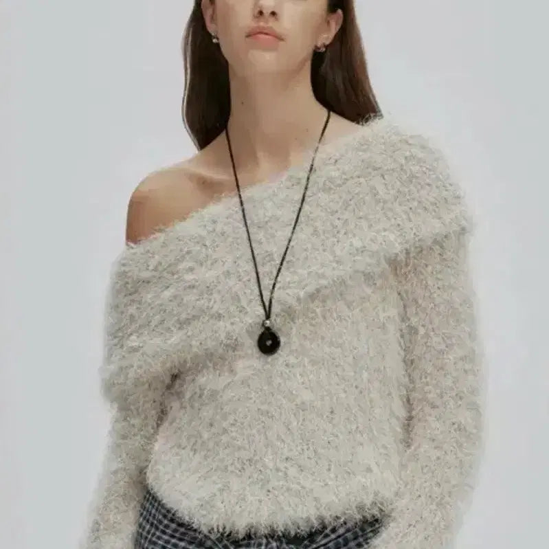 [BUNJANG] Afterhours Soft Hair One Shoulder Knit Beige / 애프터아워즈 소프트 헤어리 원숄더 니트 베이지