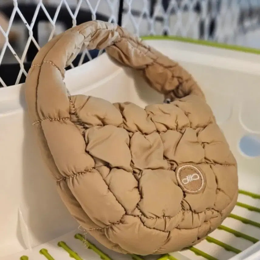 [BUNJANG] Quilted Mini Cloud Bag / 퀼팅백 미니 구름백 패딩백 새상품