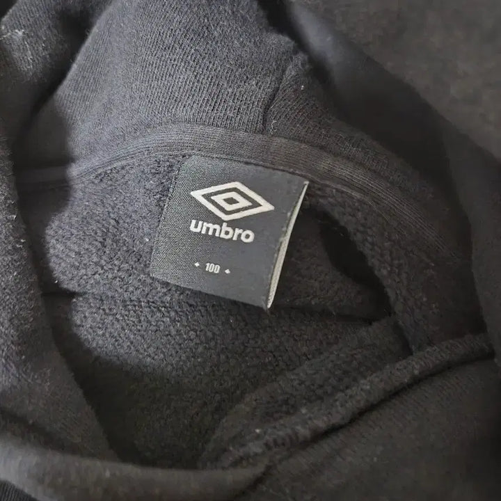 [BUNJANG] Umbro Black Hoodie / 엄브로 블랙 후드티