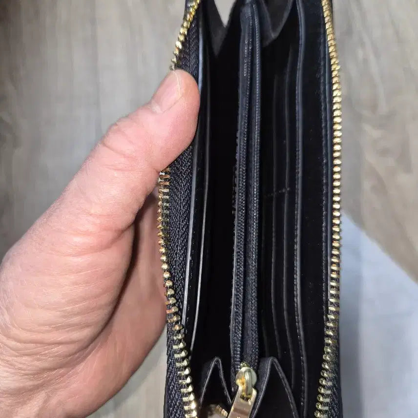[BUNJANG] Coach Leather Zip-Around Wallet / 코치장지갑