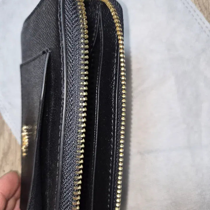 [BUNJANG] Coach Leather Zip-Around Wallet / 코치장지갑
