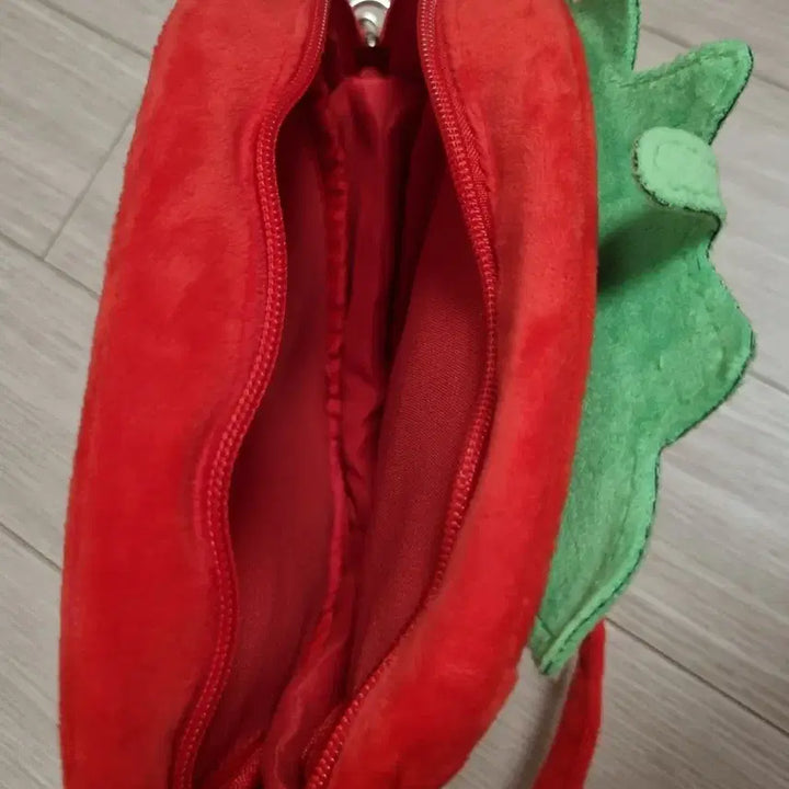 [BUNJANG] Strawberry Crossbody Bag / 딸기 가방 딸기백 스트로베리 크로스백 숄더백 /지뢰계 양산형 양지뢰 쉬인