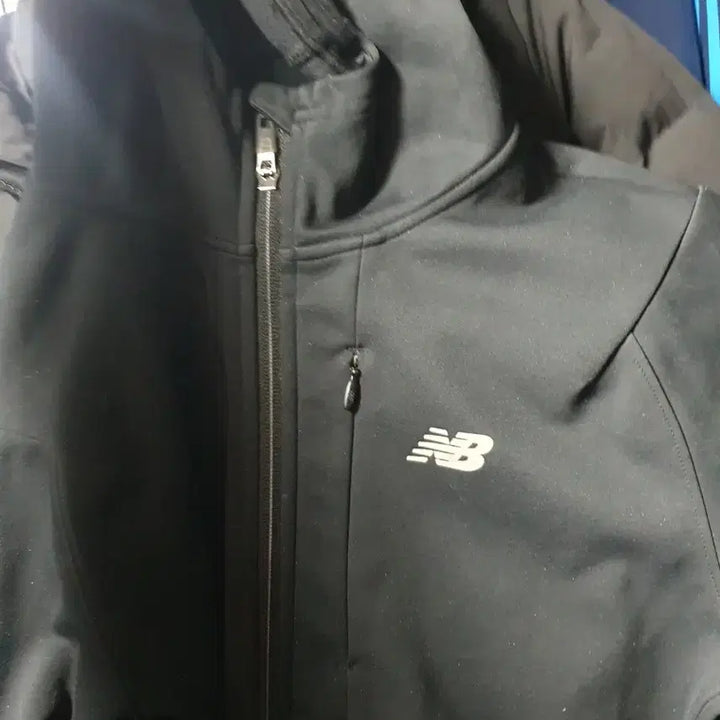 [BUNJANG] New Balance Black Hooded Zip-Up Jacket / 뉴발란스 블랙 후드 집업 자켓 m