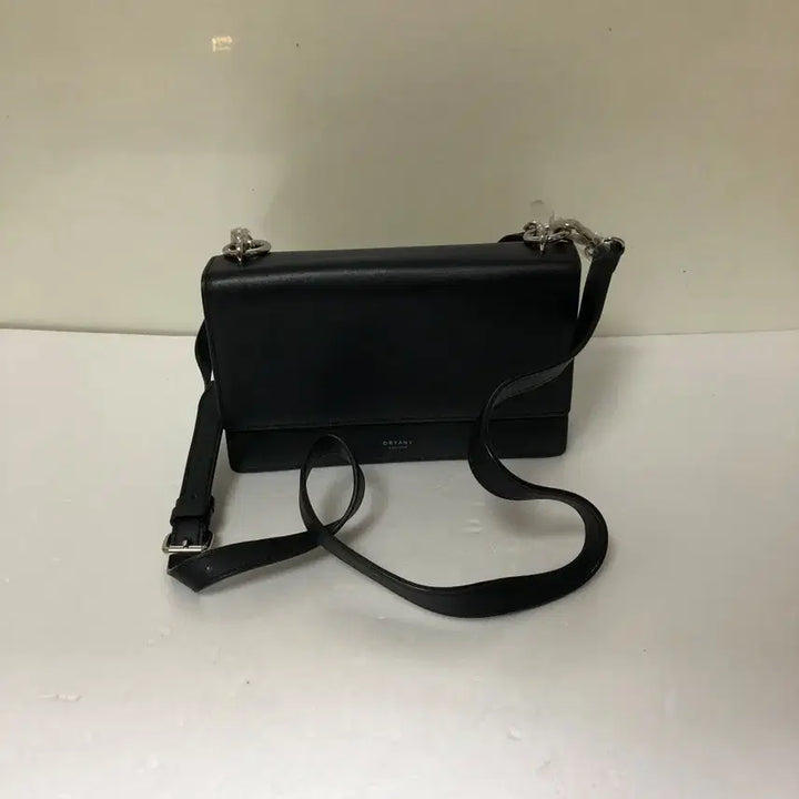 [BUNJANG] Oryany Crossbody Bag / 오야니 크로스백@9902
